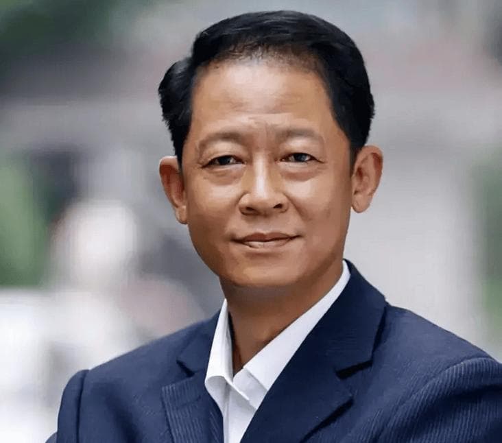 王志文在《天道》中说：你要研究小人，才能防小人。小人的最本质特征是依附性