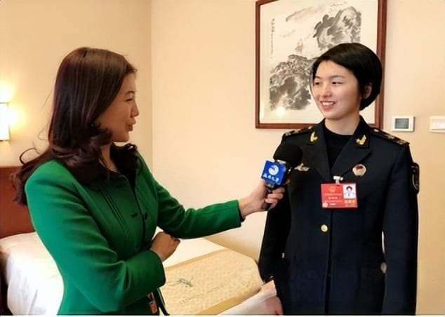 历数解放军参加全国人大会议的女代表