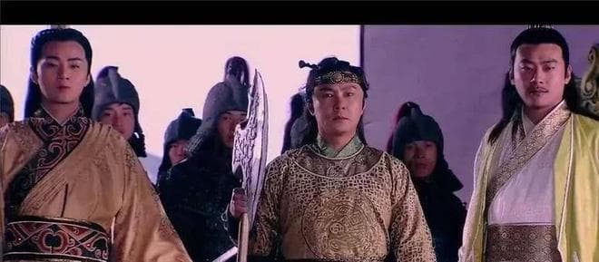 看玄武门之变前李世民的官职，封无可封，父亲皇帝都忌惮的大权臣