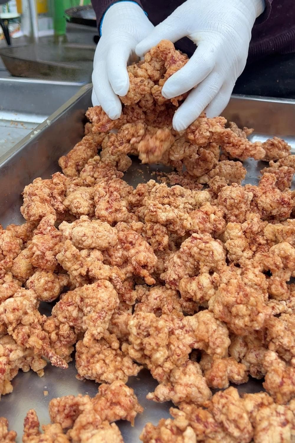 过年炸丸子，肉和淀粉的比例要记牢，丸子蓬松酥脆，喷香不发硬