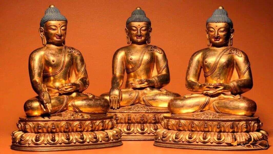 什么是三世佛？如何区分佛殿里的横、竖三世佛？