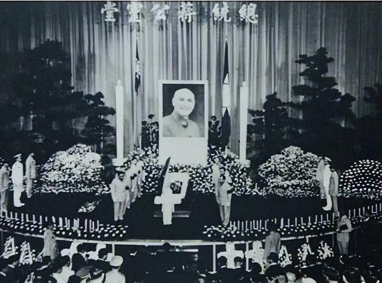 蒋介石临终遗言：我一生敬佩周恩来，畏惧毛泽东和邓演达