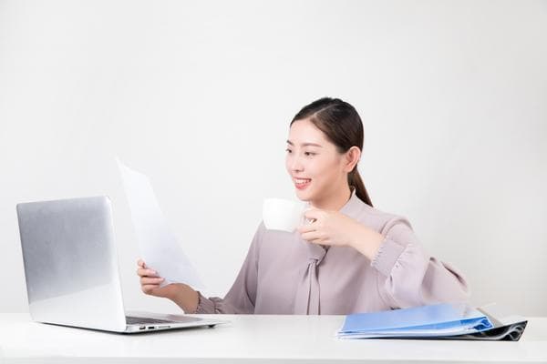 实习期同事结婚是否需要随礼？法律视角下的职场礼仪与边界