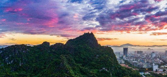 广西灵山县：千年古县的自然人文与经济发展