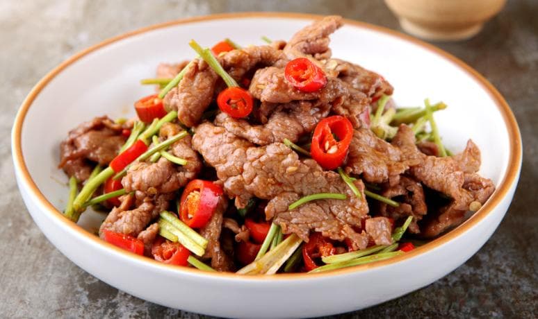 小炒黄牛肉：经典湘菜的详细烹饪指南