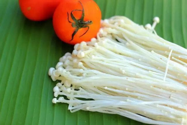 金针菇煮30秒可以吃吗？从安全、口感和营养三个维度来分析