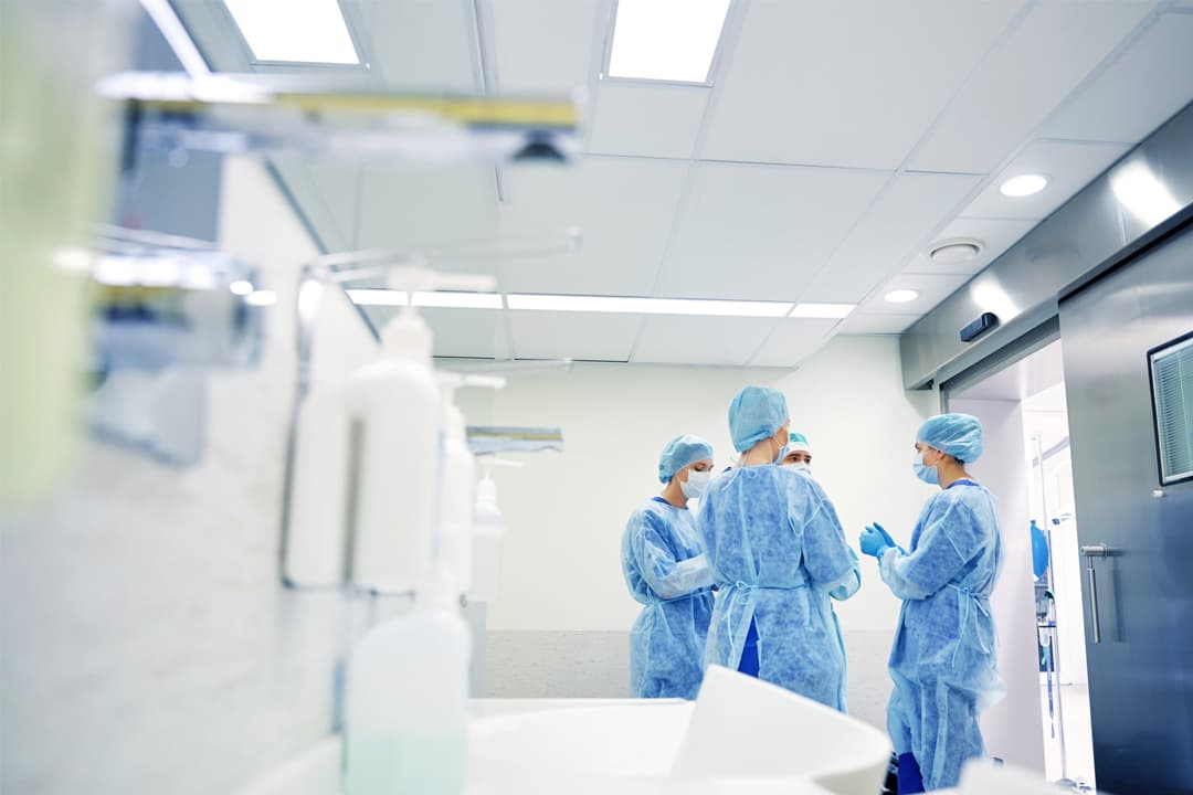新生指南 I 留学生医疗保险，看病全免还专车接送？