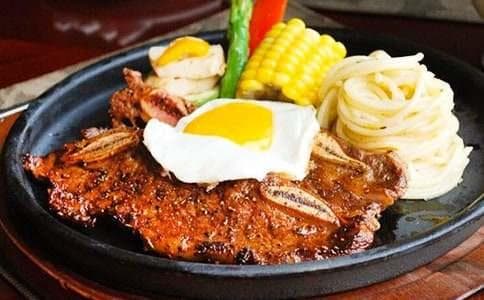 西餐烹饪中的刀法运用：从切到包卷的全面指南