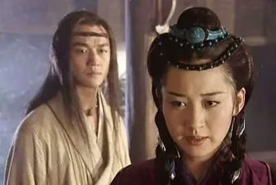 笑傲江湖里，一曲琴音奏响动人恋歌，激励我们追求真正的爱情