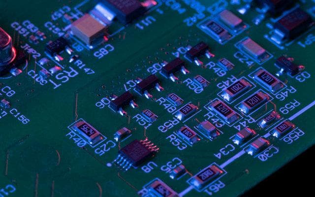 PCBA板上有哪些电子元器件？PCB又是什么？