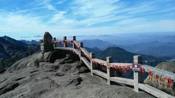 九华山旅游攻略：二日游最佳路线及实用信息