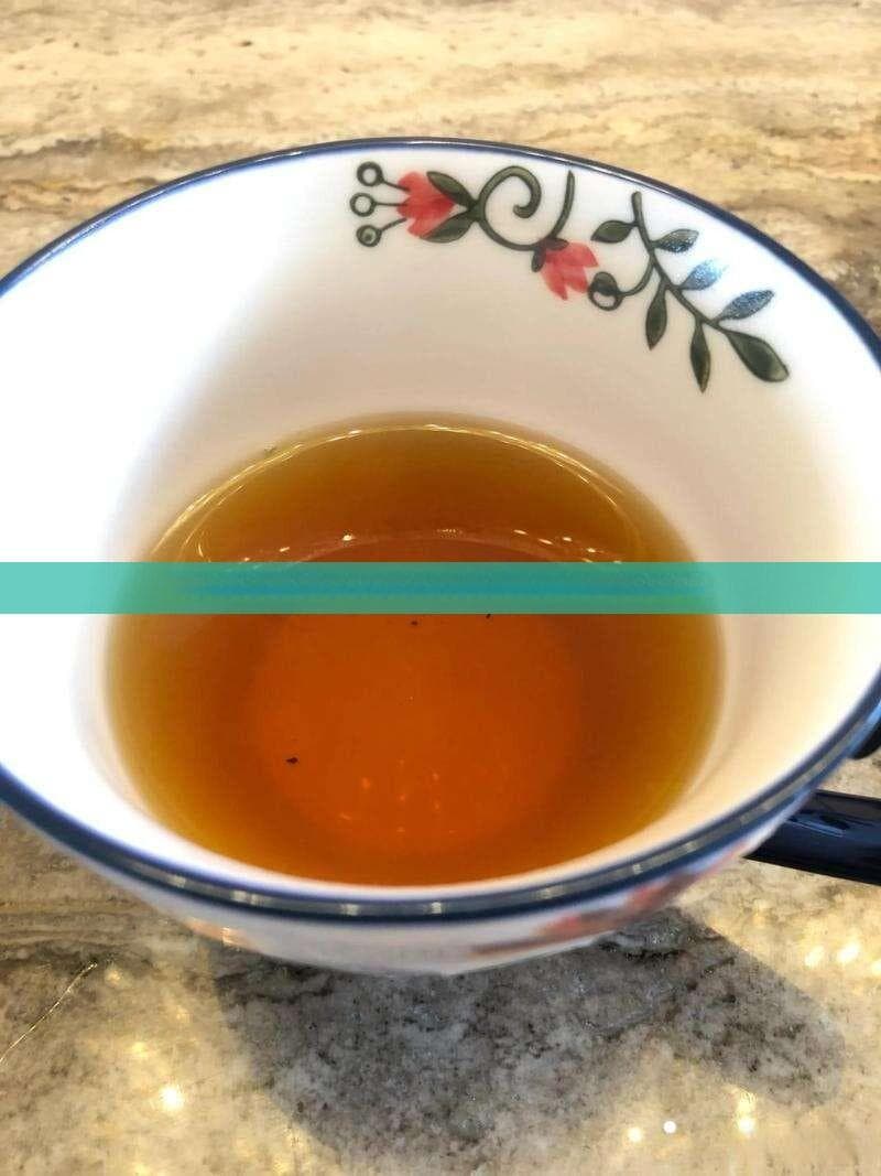 普洱茶与老白茶口感对比：哪一款更适合你的味蕾和健康需求？