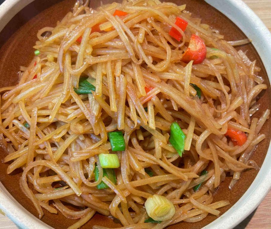 香辣脆爽，醋香扑鼻：酸辣土豆丝