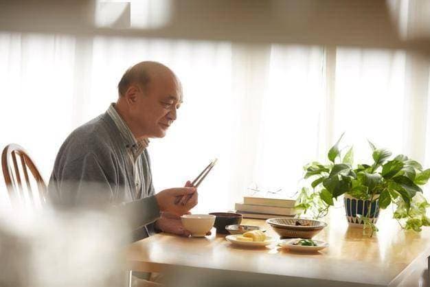 吃进去的食物，多久变成粪便？终于明白为何有人一吃饭就想去厕所