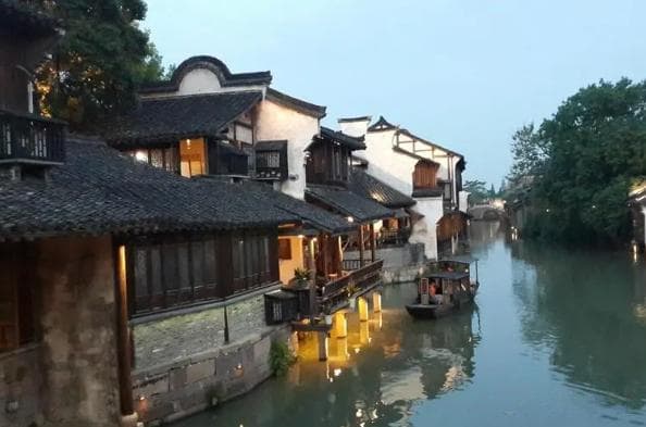 乌镇游玩攻略：水乡古镇四区景点美食住宿全指南