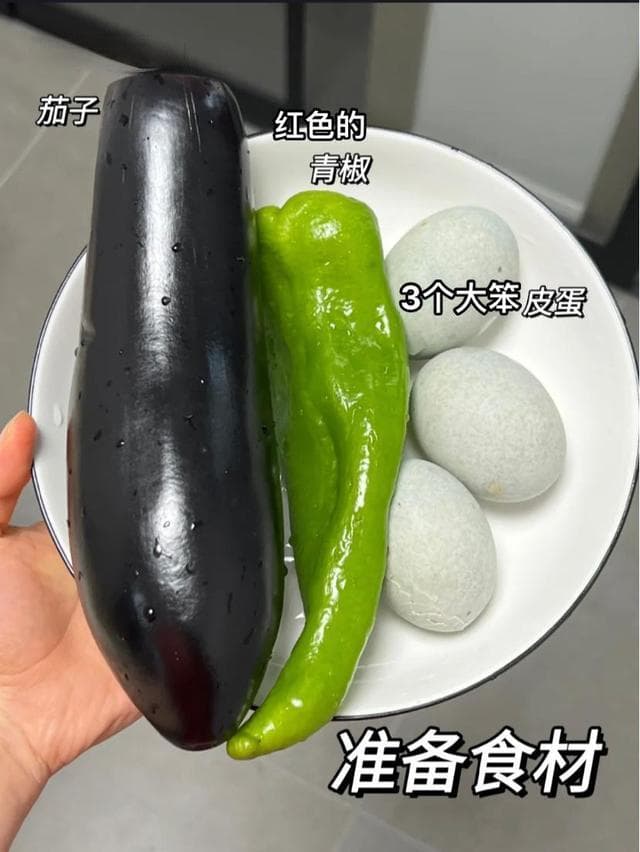 江西酸辣下饭菜：从家常美味到地道小吃，唤醒你的味蕾记忆