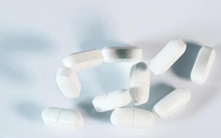 心血管专家紧急提醒：服用他汀药时，少吃这3类水果