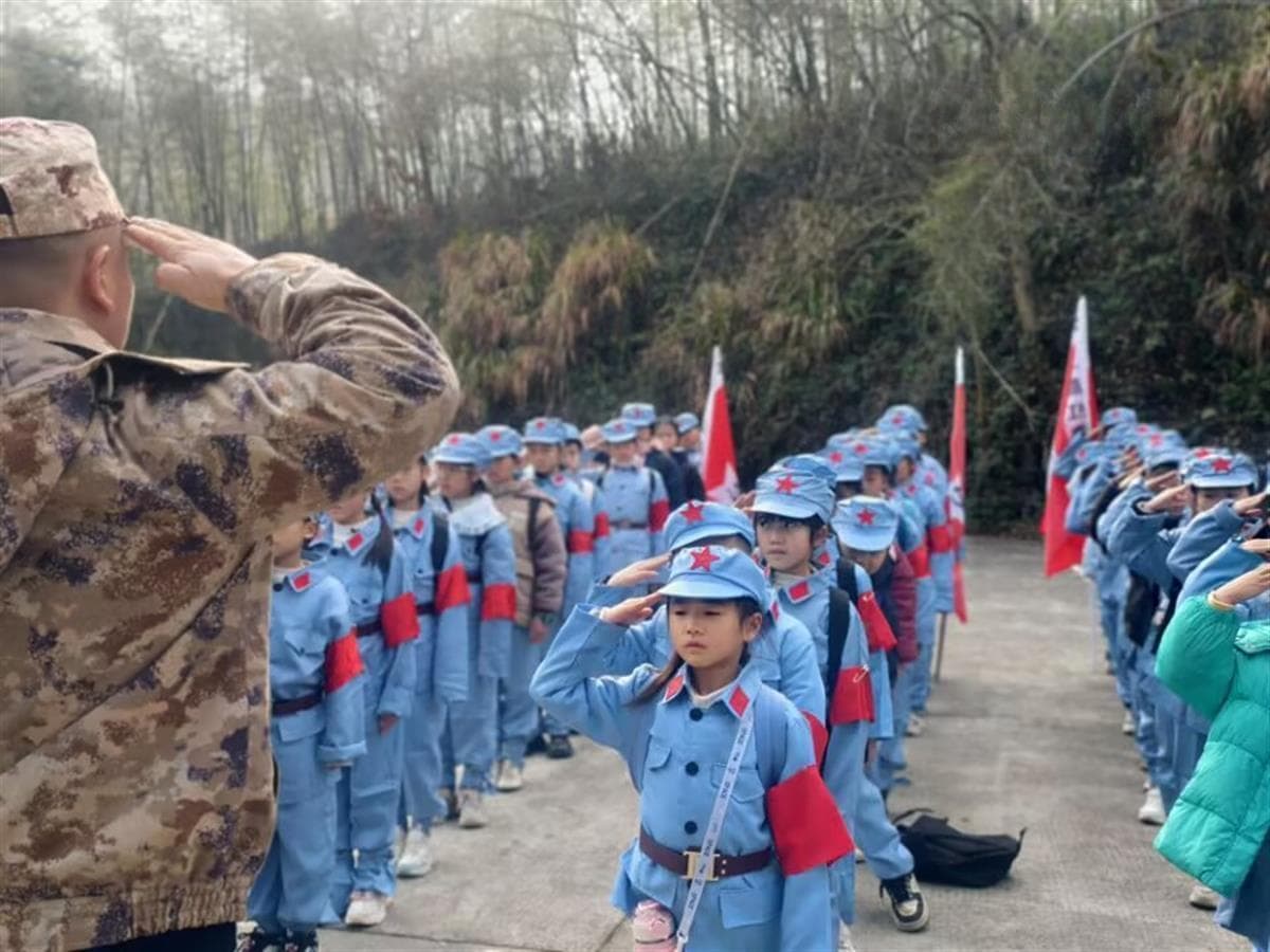 “重走红军路，传承红色基因”，湖北赤壁青少年沉浸式接受革命教育