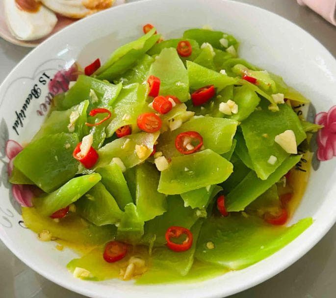 脆爽可口，清新宜人：家常清炒莴苣