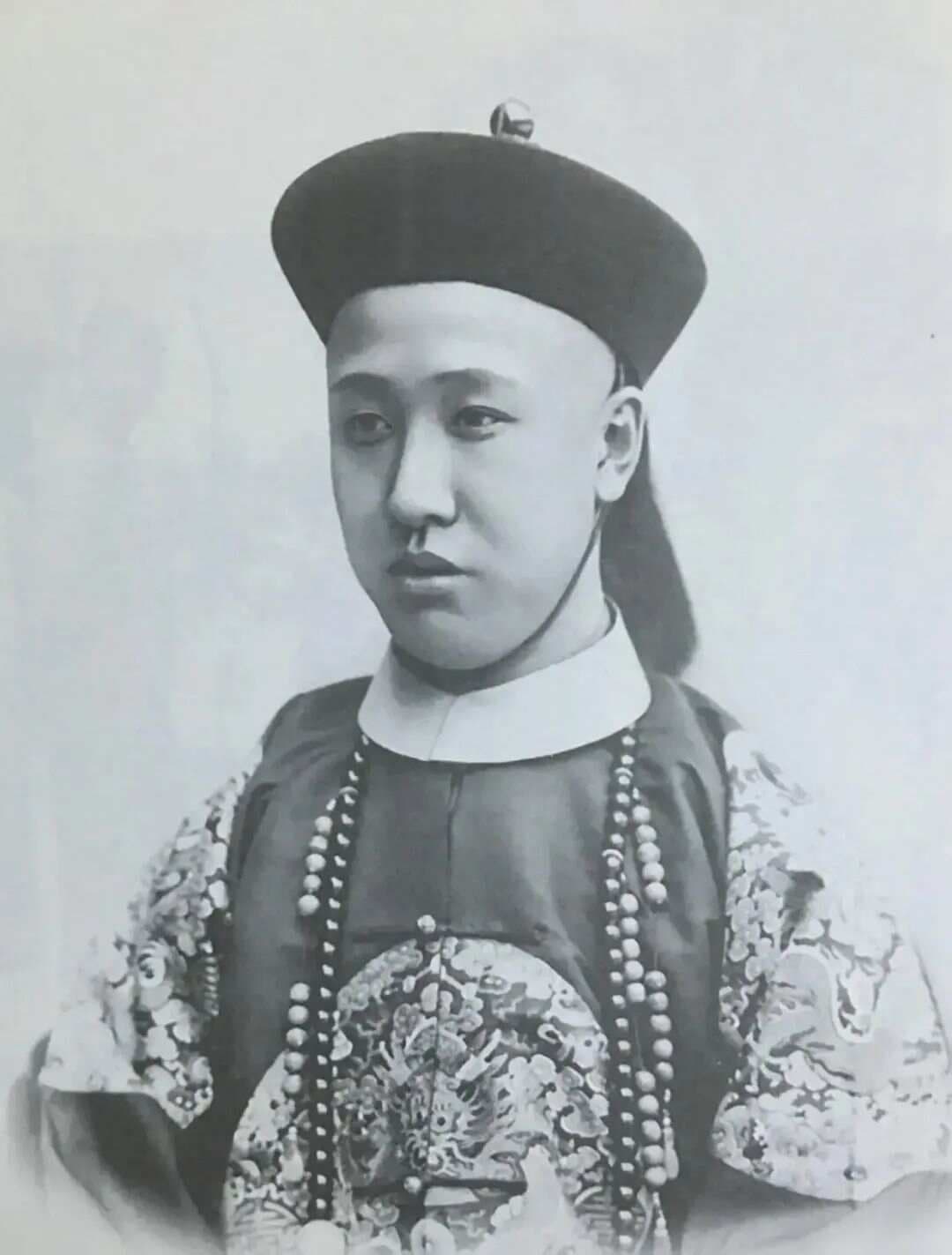 《说文解字》中的“胄、䏌[佾无亻]、膻”：三个“肉”部汉字的文化密码