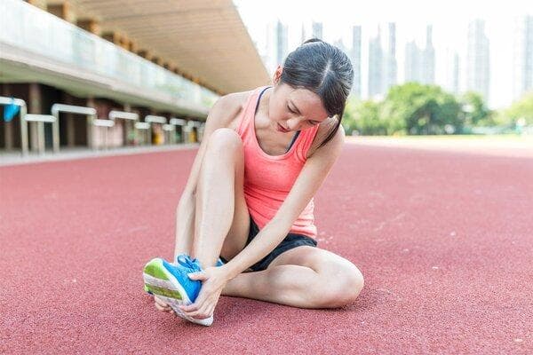 小腿肌肉酸痛还能继续锻炼吗