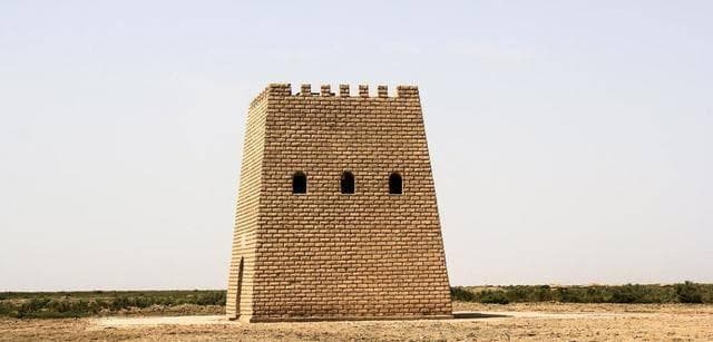 汉代烽火台是咋工作？一夜传三千里，5种烽火全天候传递不同信号