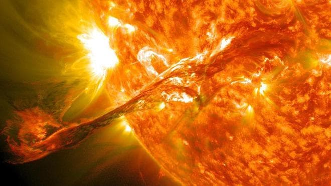 太阳核心是固体的吗？什么物体在1500万℃高温下，仍然不会熔化？