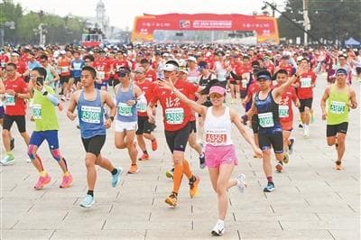 “跑马”致身体不适？专家：途中应关注三大身体信号