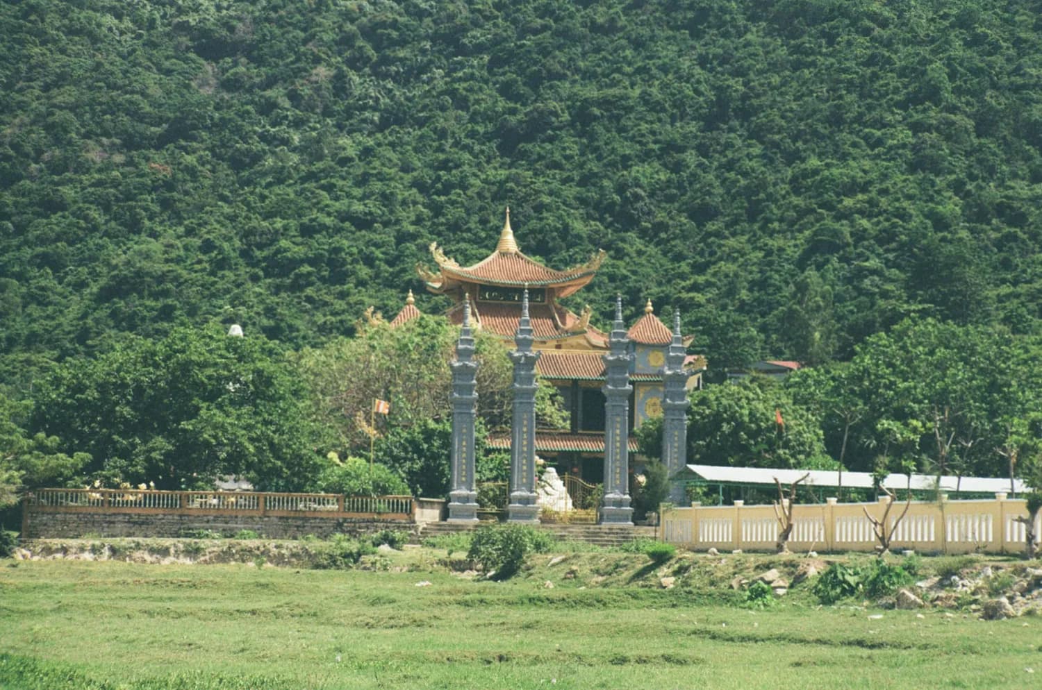 “华夏第一陵”启动特色游，九嶷山再迎旅游热潮