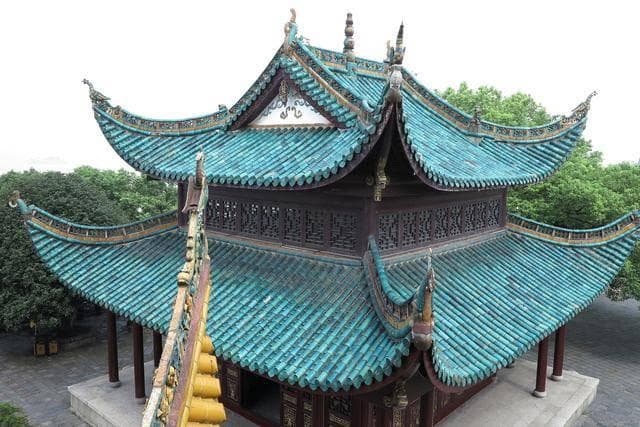 中国四大名楼：岳阳楼、黄鹤楼、滕王阁、鹳雀楼