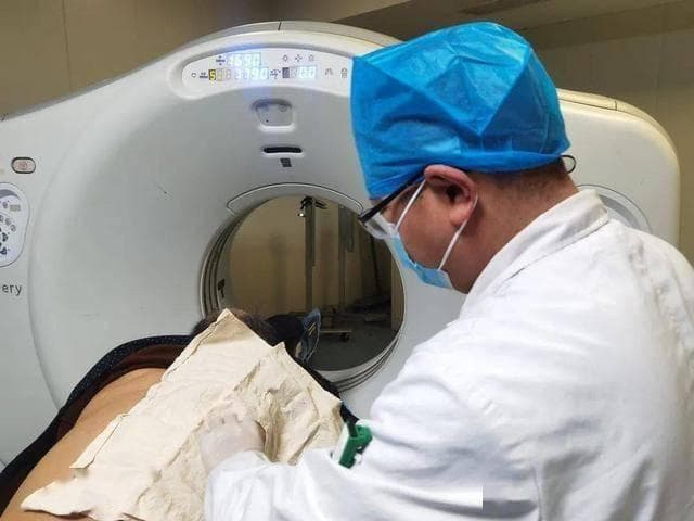脑部得肿瘤，为什么要在腰上做穿刺？看似无关，却能获取关键信息