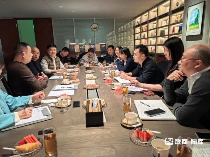 沈辉拜访于东来，大润发将启动胖东来式调改？