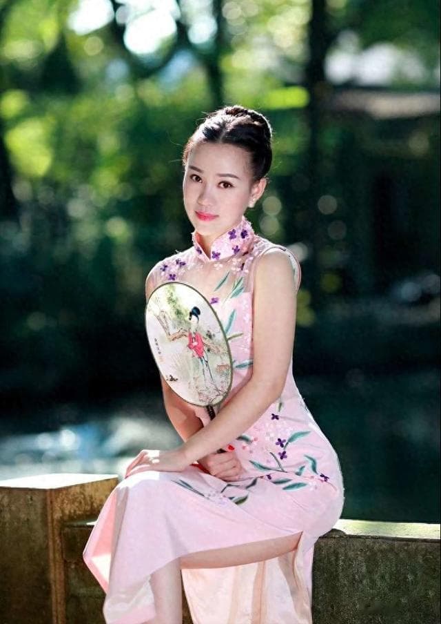 古镇、古城旅行打卡，拍照方法“学一点”，人像唯美又高级
