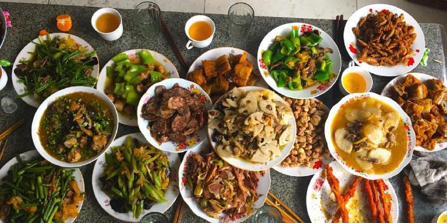 家庭聚餐必备：12道简单易做的美味菜肴详解