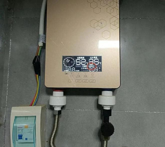 即热式电热水器：功率大、电路要求高，使用隐患多