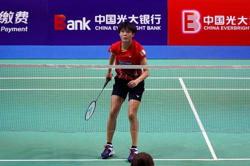 两局21-10，亚团赛徐文婧2比0胜因西拉，国羽大比分1比1新加坡