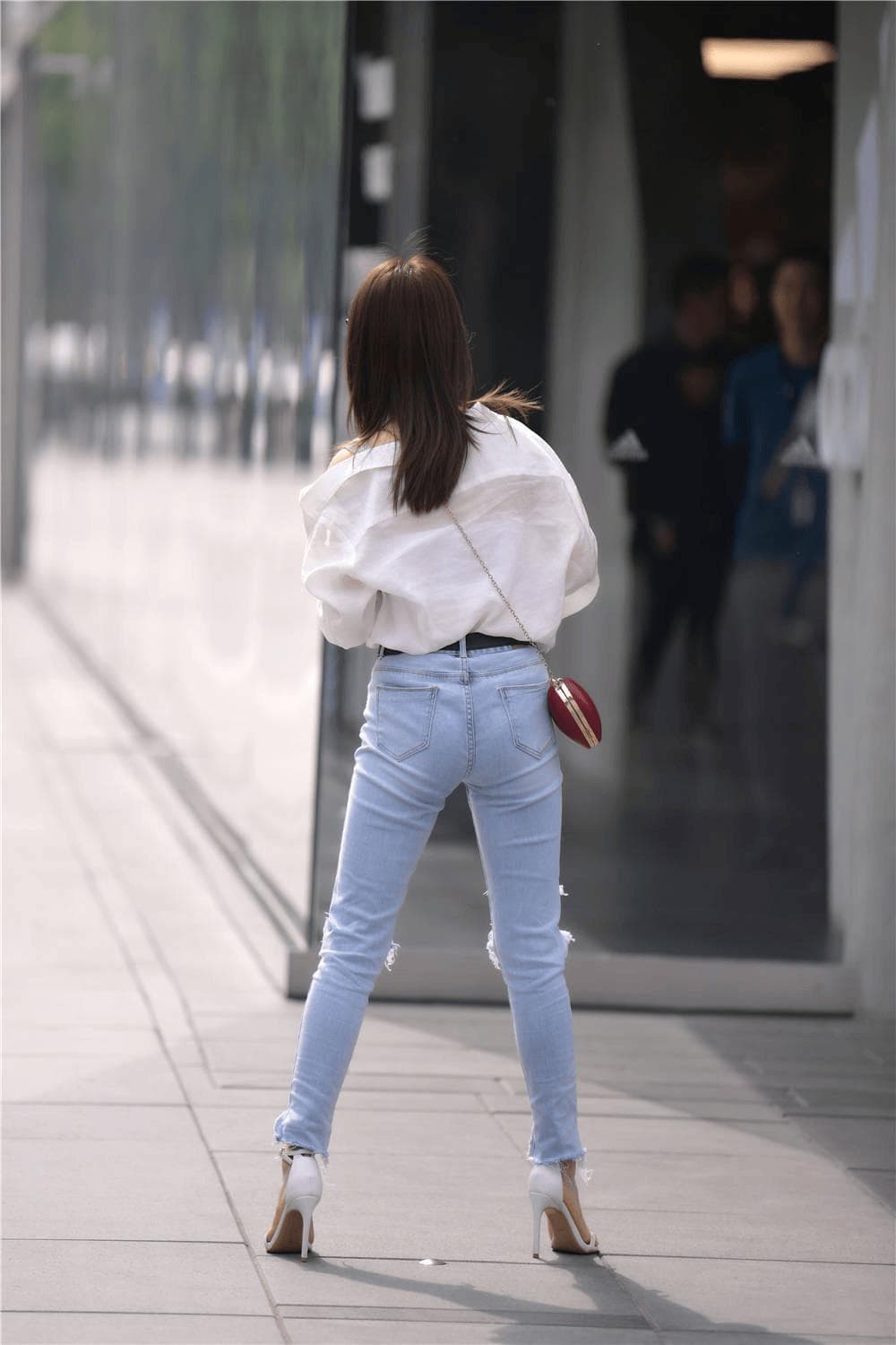 牛仔裤怎么洗不掉色