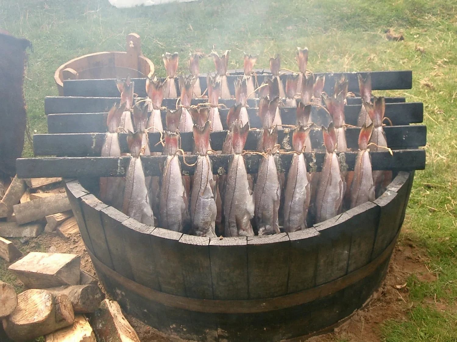 冬吃木桶鱼，酸汤版不宜冬季食用