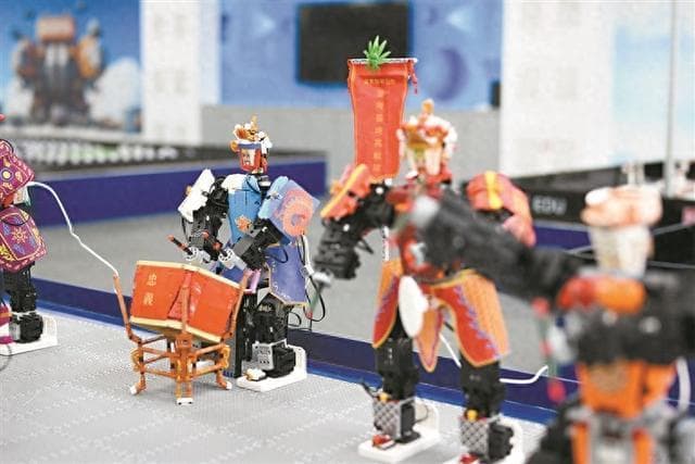 汕头80后小伙借力“传统文化+科技”研发英歌舞机器人