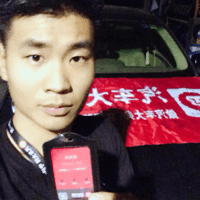 挂档同时踩刹车与油门是什么效果？