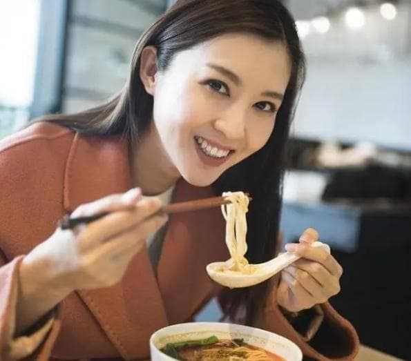 长期吃面条，对身体有益还是有害？医生说出答案，早看完涨知识了