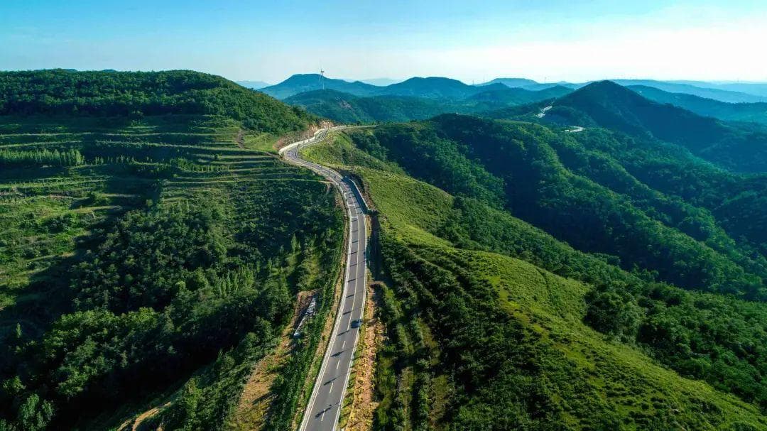亲近“安丘天路”：生态农场沿途“串珠成链”