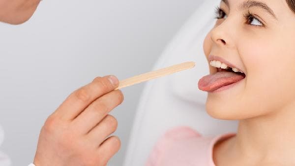 口腔粘腻的原因及应对方法
