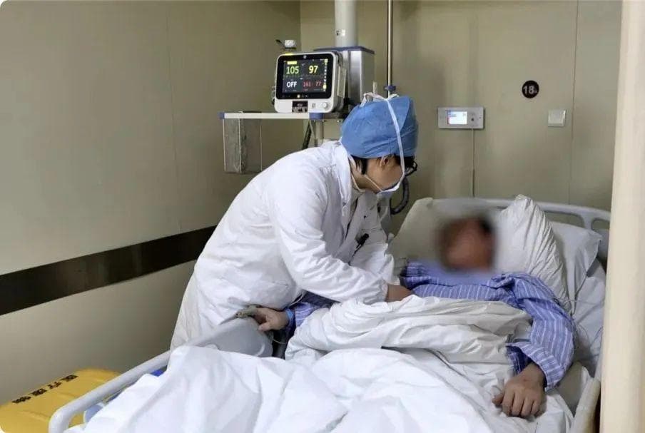 男子长出“妊娠纹”，抽出“牛奶血”！这个习惯让他悔惨