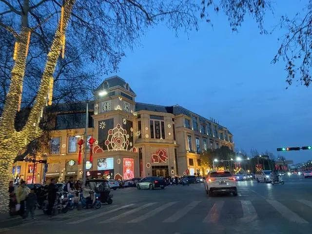 为什么要分辨真假卧龙岗？豫南首府本来就人杰地灵，好玩的地方多