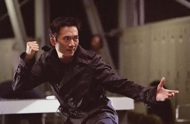 近20年香港动作片十大经典：打戏激爽过瘾，看得人热血沸腾！
