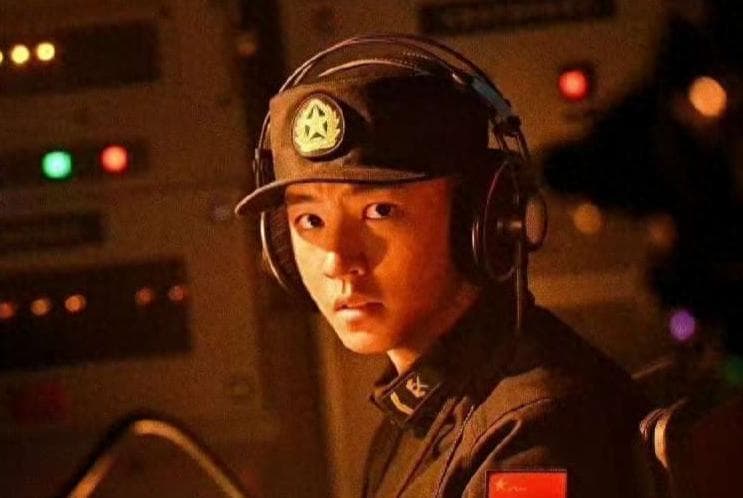 《蛟龙行动》口碑两极分化，从宣发到剧情都翻车，彻底熄火了？
