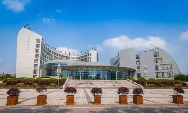 被“校名”拖累的8所大学，名字听起来像野鸡大学，但实力超强！