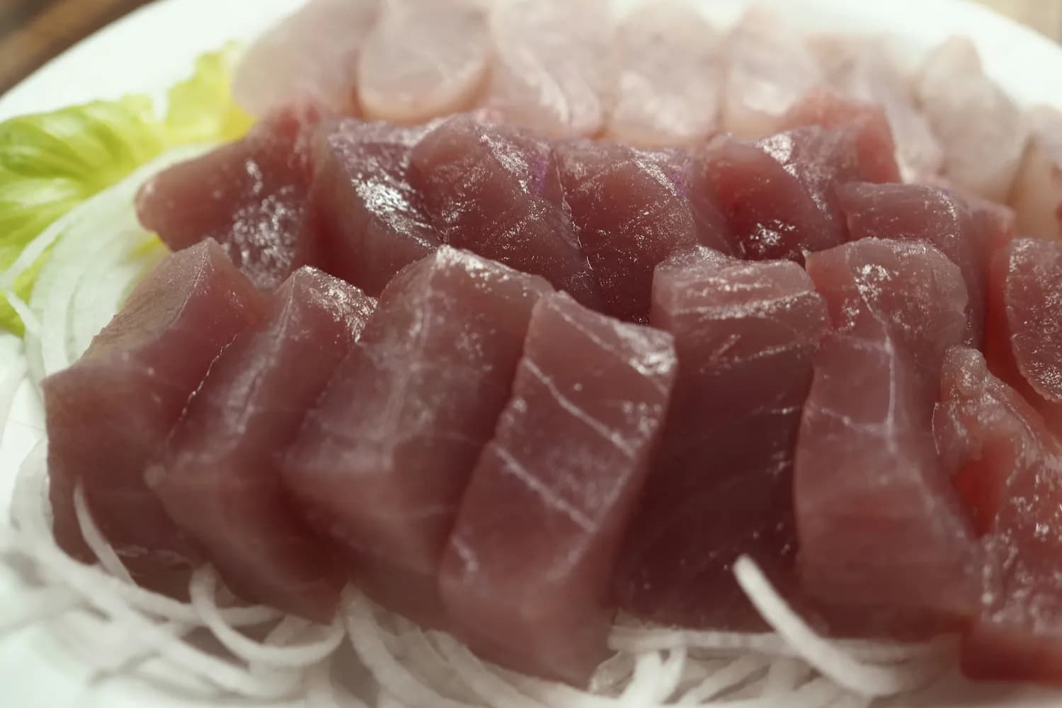 从张先生感染肝吸虫病看鱼生安全：美味与风险的博弈