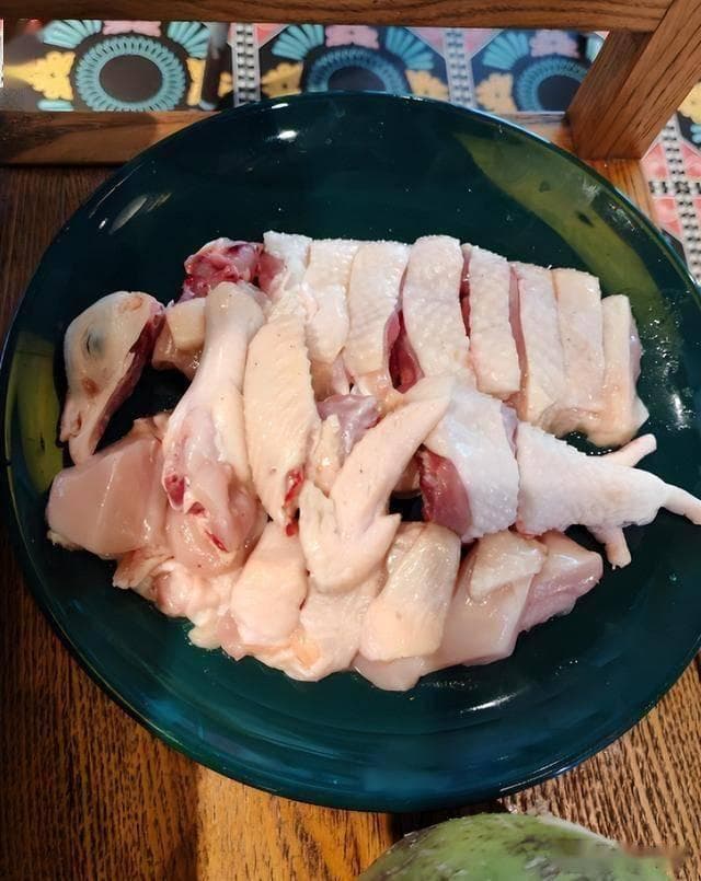 鸡肉怎么做好吃？分享4种家常做法，鲜香好吃不腥不柴，家人爱吃